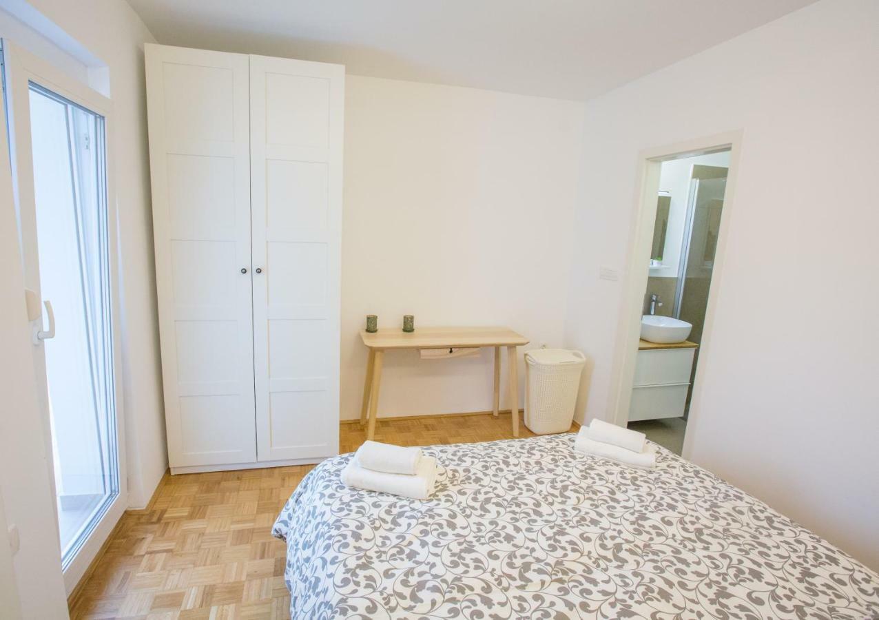 Isolana Apartment Izola Exterior photo